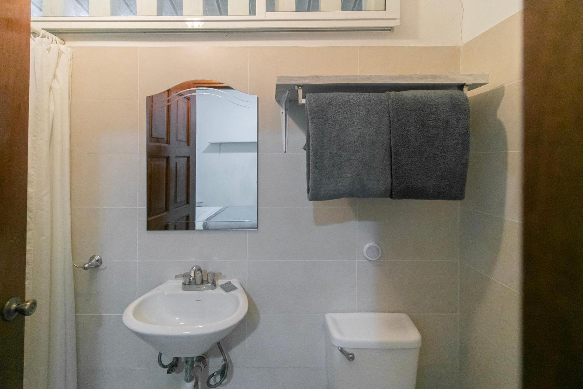 Pineapple House Hotel Bocas Town Ngoại thất bức ảnh